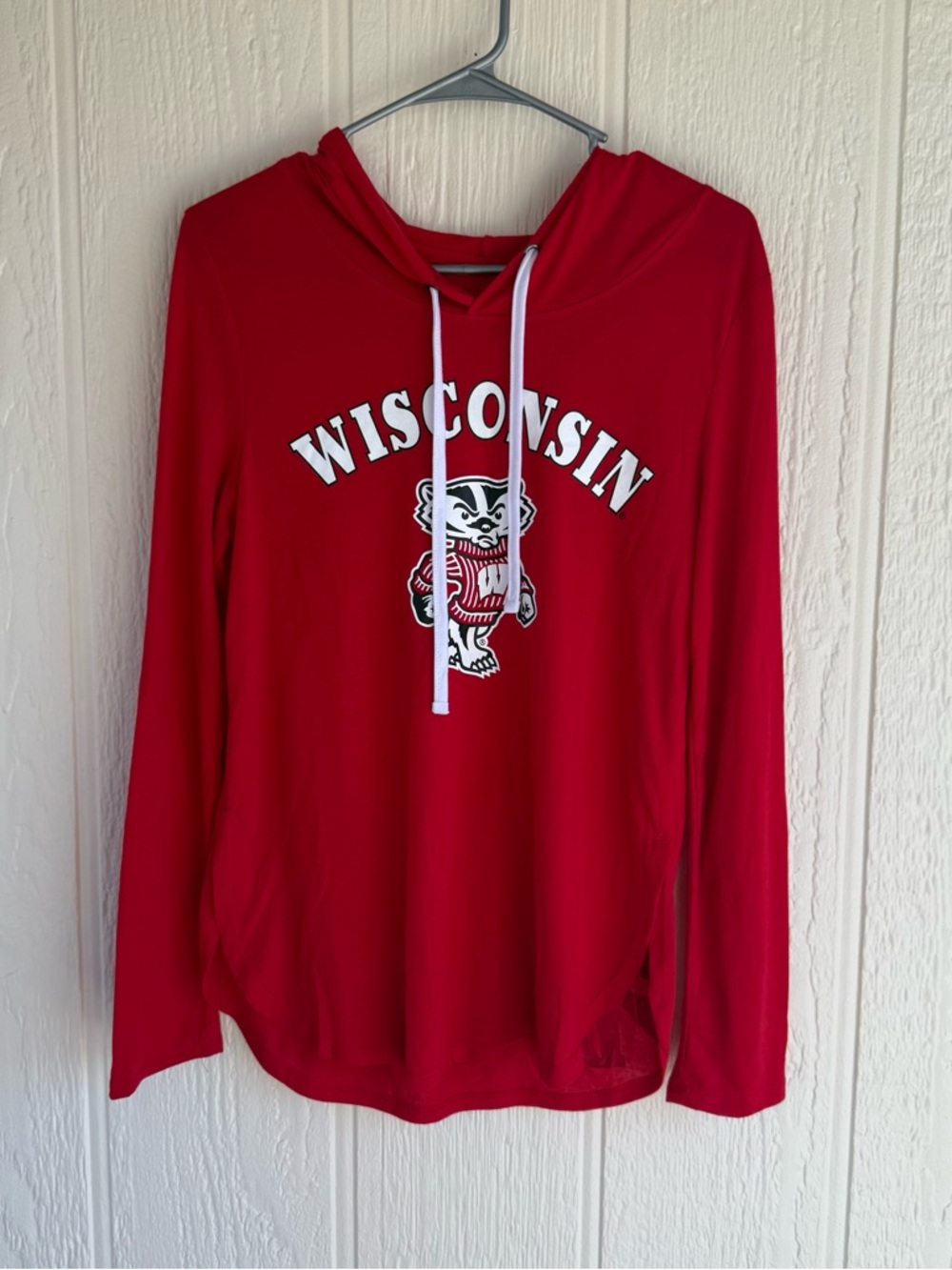 Colosseum Red Wisconsin Hooded Long Sleeve Top